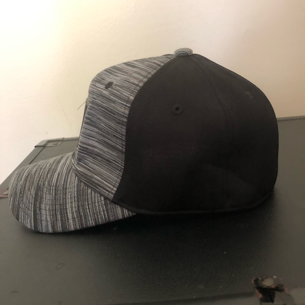 Adidas hat - Picture 2 of 3